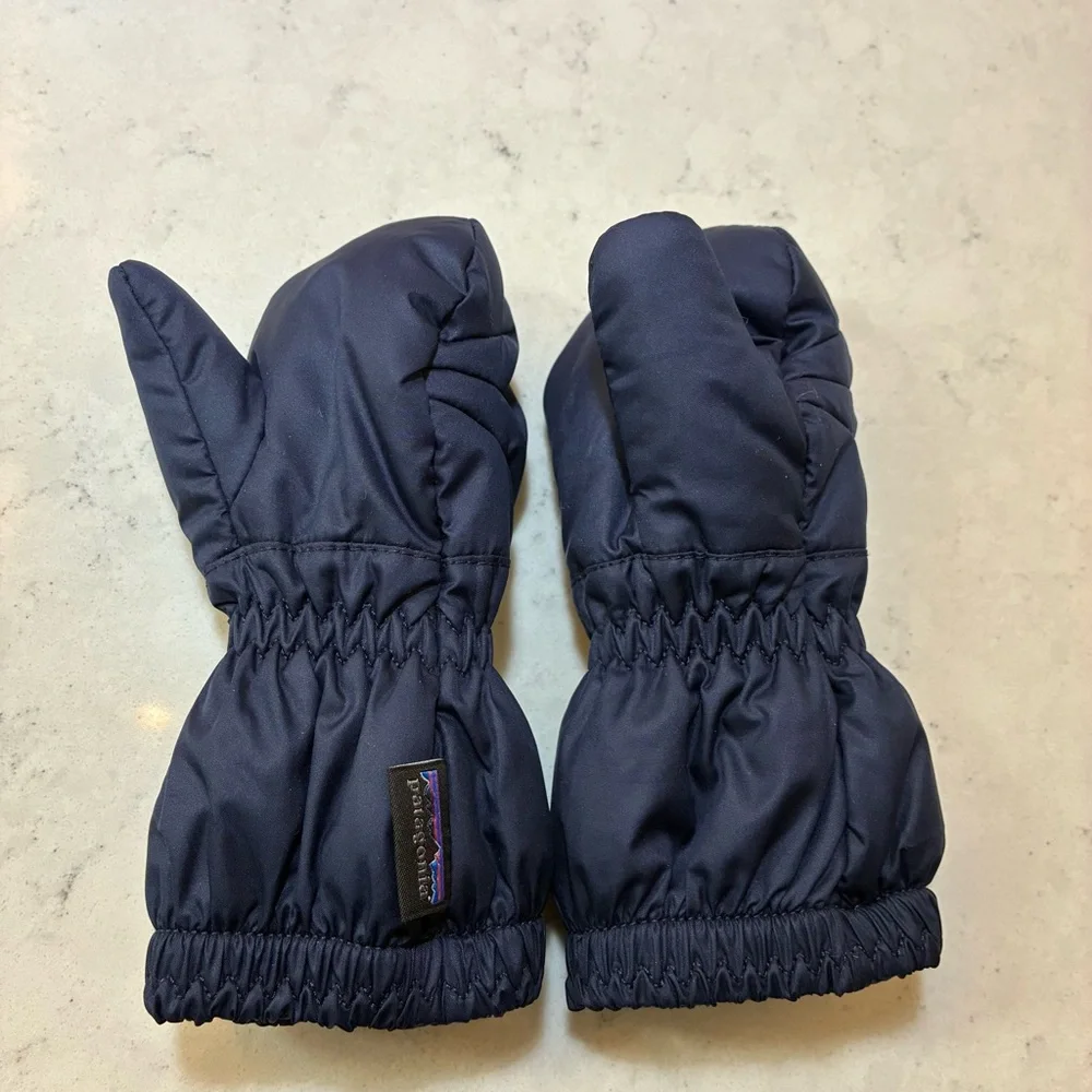 Patagonia Baby Puff Mittens in New Navy